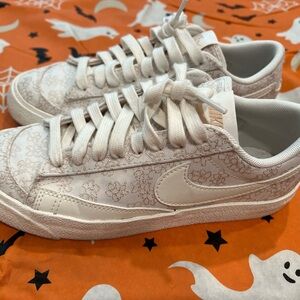 Nike Cream Floral Pattern Sneakers